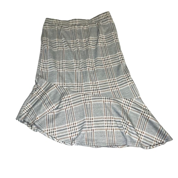 ⭐️5/$20 Clearance Sale⭐️ NWT CATO Women’s Plaid Asymmetrical Midi Skirt - Picture 2 of 7